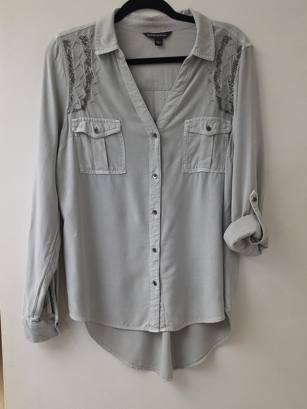 Rock & Republic Light Gray Embellished Button-Down Shirt Size L